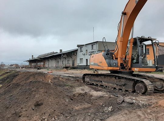 Kolejny etap wymiany kanalizacji sanitarnej  w ramach inwestycji " Lęborski Węzeł Przesiadkowy " w ul. Dworcowej.